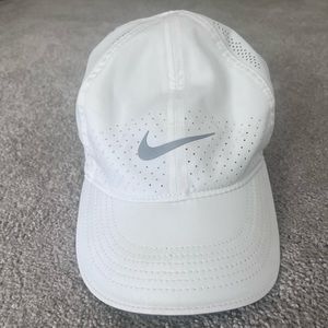 Nike Featherlight Dri-Fit Hat